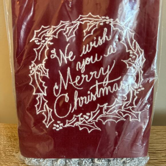 Pottery Barn Holiday Towels Tassels Merry Christmas Embroidered Monogram C NWTT - Picture 3 of 6